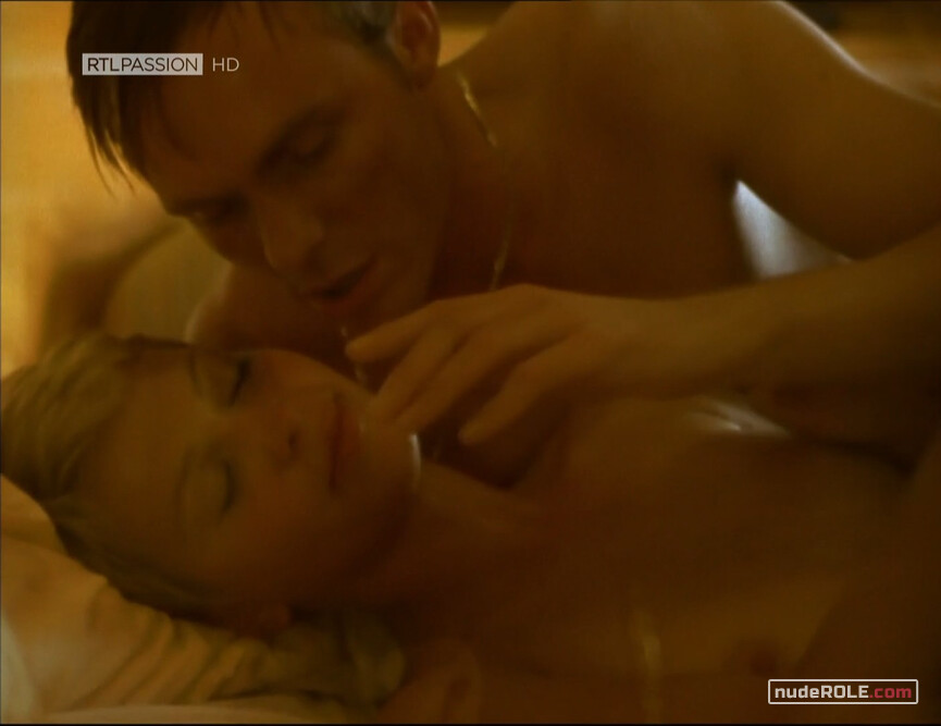 1. Tina Schönborn nude – S.O.S. Barracuda s01e05 (2001)