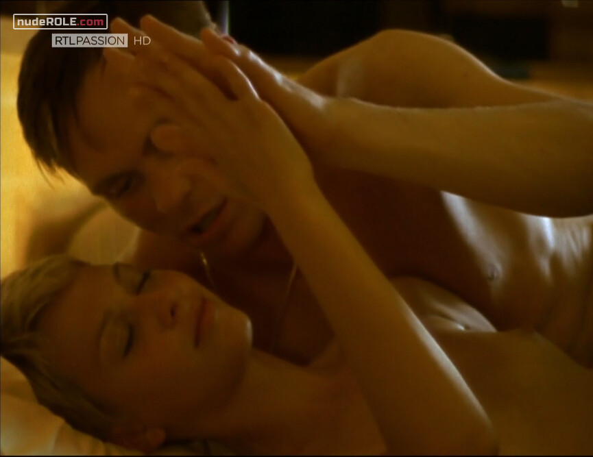 3. Tina Schönborn nude – S.O.S. Barracuda s01e05 (2001)