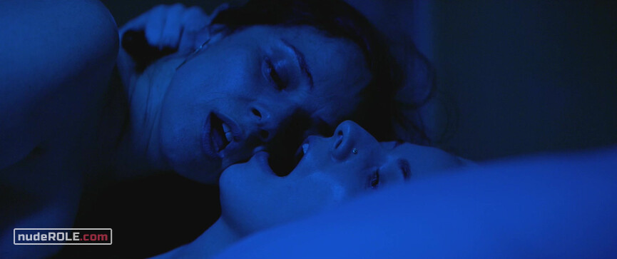 17. Ema nude , Raquel nude , Sonia nude – Ema (2019)