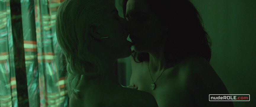 4. Ema nude , Raquel nude , Sonia nude – Ema (2019)