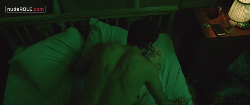 6. Ema nude , Raquel nude , Sonia nude – Ema (2019)