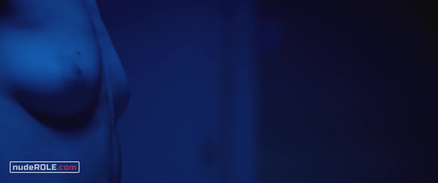 7. Ema nude , Raquel nude , Sonia nude – Ema (2019)