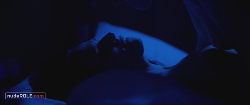 8. Ema nude , Raquel nude , Sonia nude – Ema (2019)