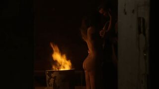 The Woman nude – Dog Skin (2019)