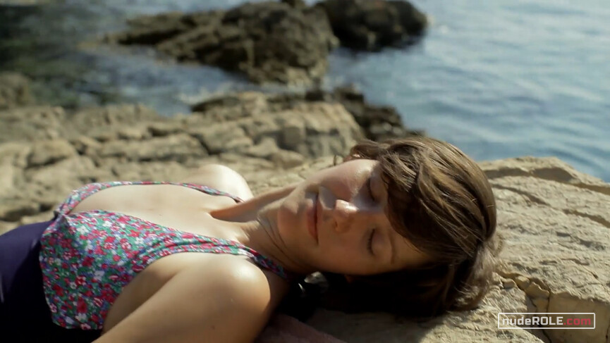 3. Vera nude – You Are Everything (2016)