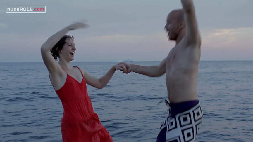 8. Vera nude – You Are Everything (2016)