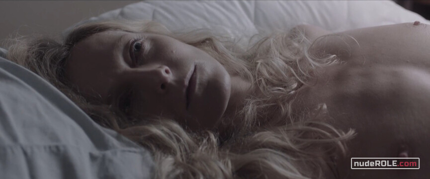 1. Pia nude – Fire Lily (2018)