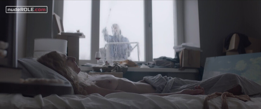 4. Pia nude – Fire Lily (2018)