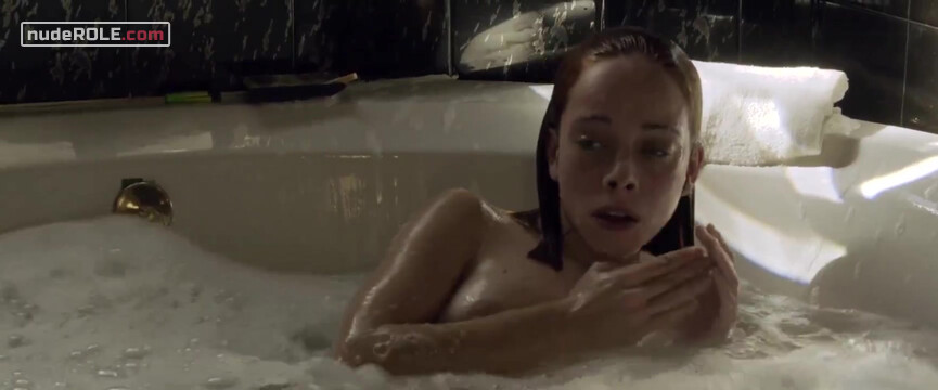 22. Laura nude , Sonia nude – Killing Time (2022)