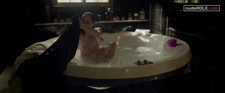 25. Laura nude , Sonia nude – Killing Time (2022)