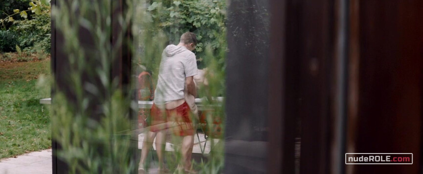 3. Nina nude – Bastaard (2019)