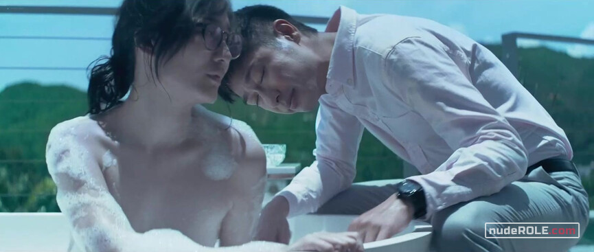 23. Tracy nude , Alice nude , Chloe nude – Lazy Hazy Crazy (2015)