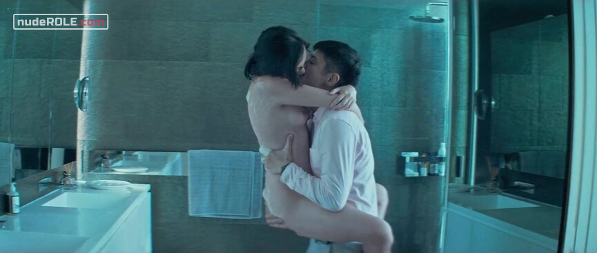 27. Tracy nude , Alice nude , Chloe nude – Lazy Hazy Crazy (2015)