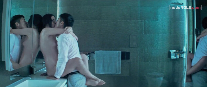 28. Tracy nude , Alice nude , Chloe nude – Lazy Hazy Crazy (2015)