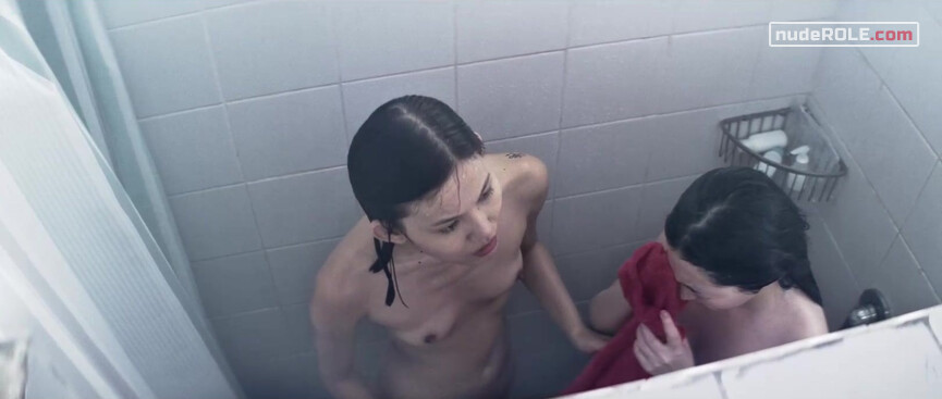 3. Tracy nude , Alice nude , Chloe nude – Lazy Hazy Crazy (2015)