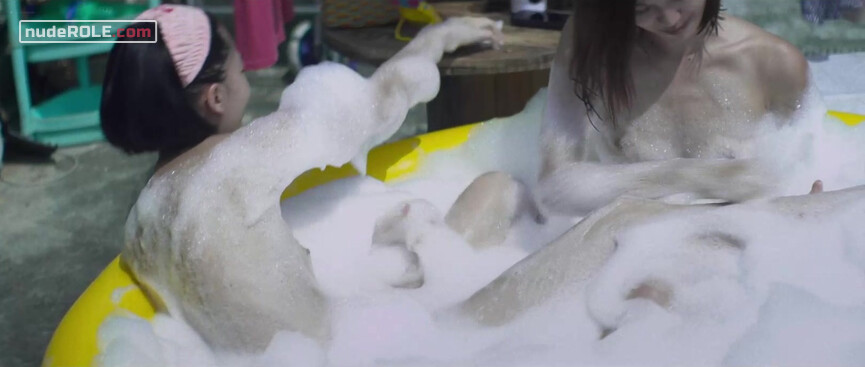 37. Tracy nude , Alice nude , Chloe nude – Lazy Hazy Crazy (2015)