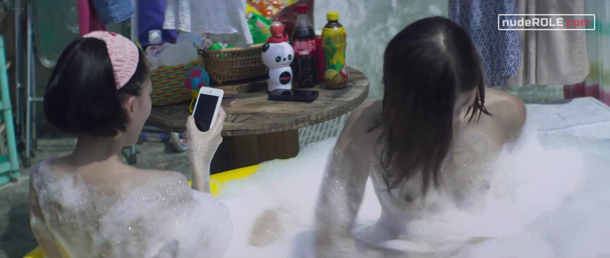 38. Tracy nude , Alice nude , Chloe nude – Lazy Hazy Crazy (2015)