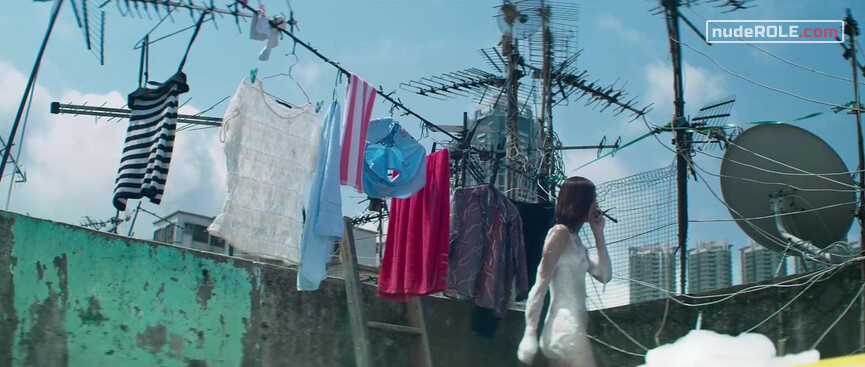 39. Tracy nude , Alice nude , Chloe nude – Lazy Hazy Crazy (2015)