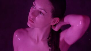 Amelia Anderson sexy – Buoyancy (2020)