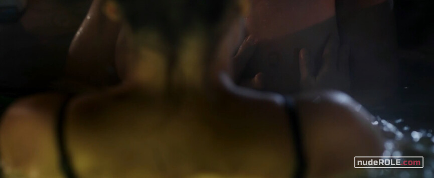 5. Roxanne nude – The Mirage (2015)