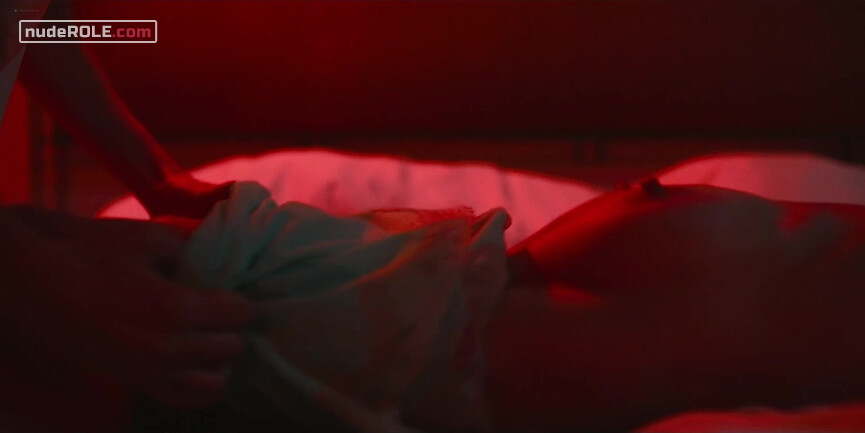 10. Alba Fontana nude , Batista 'Batty' Ferreira nude – Leopard Skin s01e05-06 (2022)