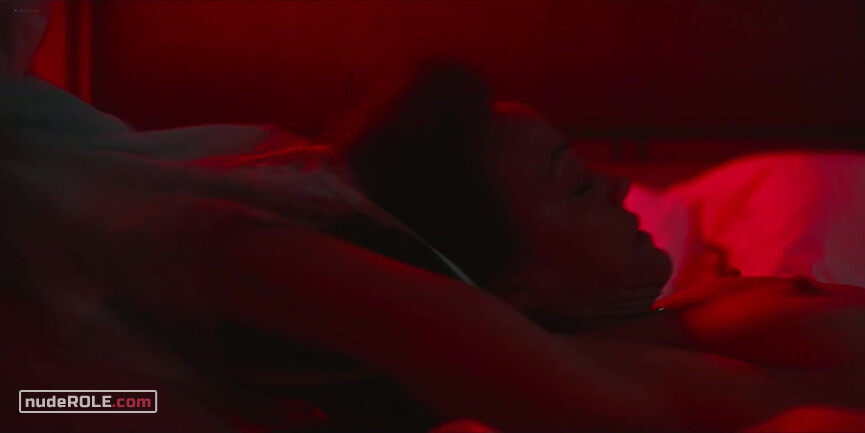 11. Alba Fontana nude , Batista 'Batty' Ferreira nude – Leopard Skin s01e05-06 (2022)