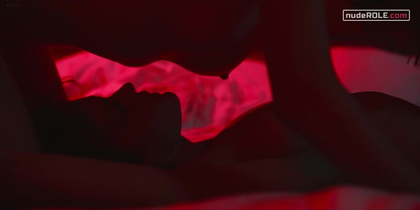 13. Alba Fontana nude , Batista 'Batty' Ferreira nude – Leopard Skin s01e05-06 (2022)