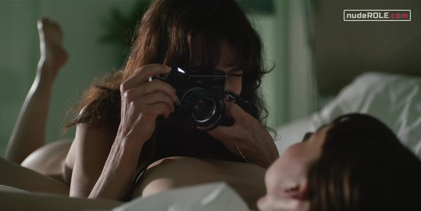 16. Alba Fontana nude , Batista 'Batty' Ferreira nude – Leopard Skin s01e05-06 (2022)