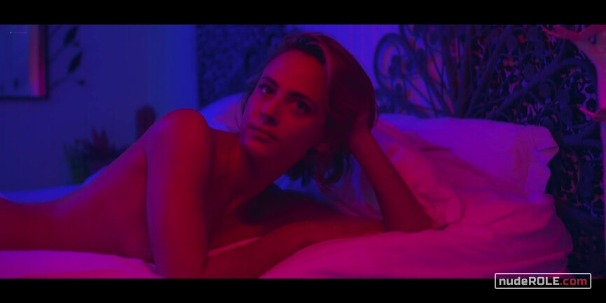 21. Maru nude , Alba Fontana nude , Sierra Loba nude – Leopard Skin s01e01-02 (2022)