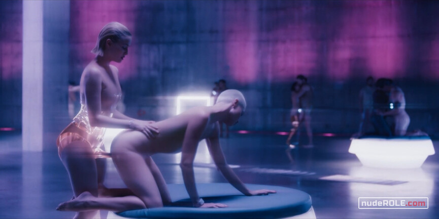 1. Iris sexy – The Girlfriend Experience s03e06 (2021)