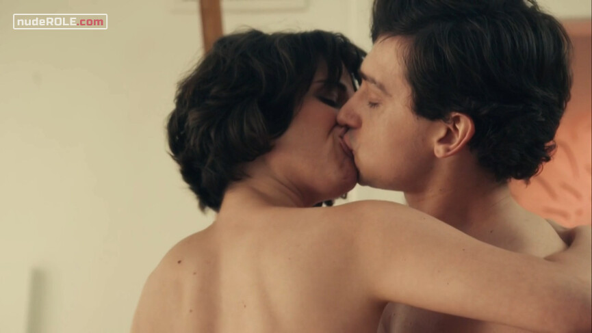 5. Skye Getty sexy – Red Oaks s01e04, e07 (2014)