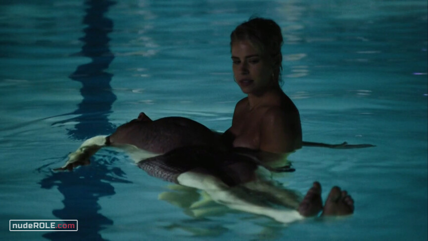 6. Misty sexy – Red Oaks s01e05, e08 (2014)