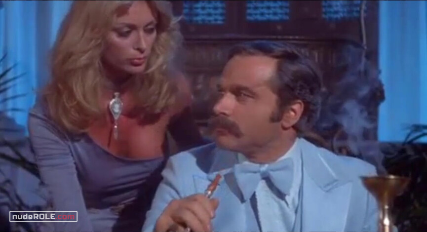 4. Cynthia sexy, Gena sexy – The Man with Bogart's Face (1980)