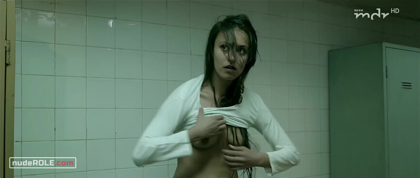 12. Becky nude – Tilt (2010)