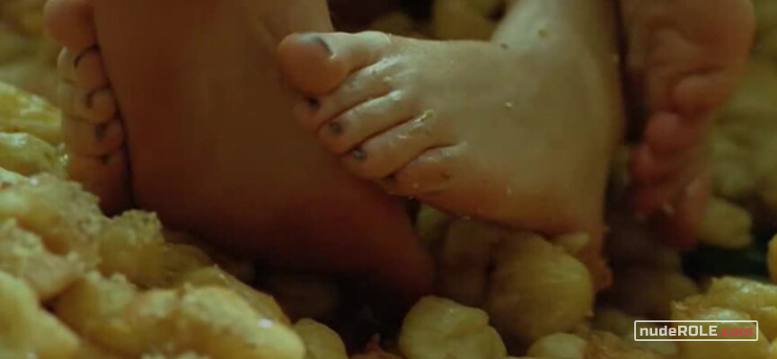 2. Fenia nude – Honey and the Pig (2005)