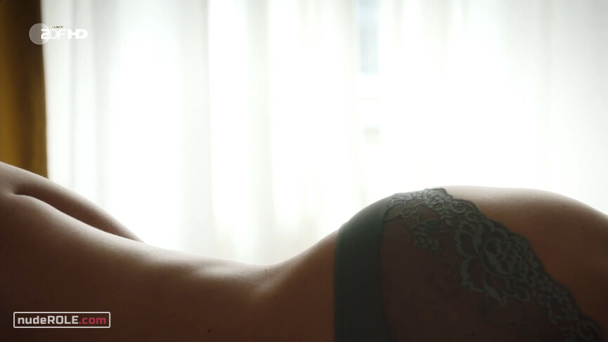 2. Fida Emam nude – Wiener Blut (2019)