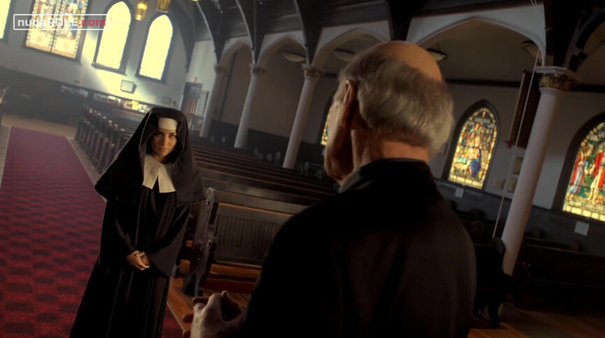 1. Ariella Martinez sexy – Smokin' Aces 2: Assassins' Ball (2010)