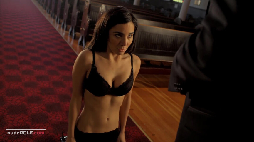 6. Ariella Martinez sexy – Smokin' Aces 2: Assassins' Ball (2010)