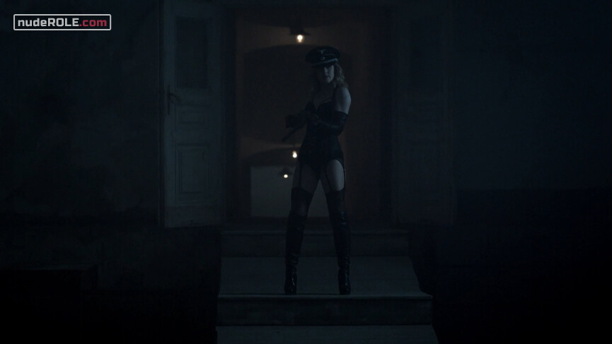 5. Dr. Cassandra Railly sexy – 12 Monkeys s04e06 (2018)