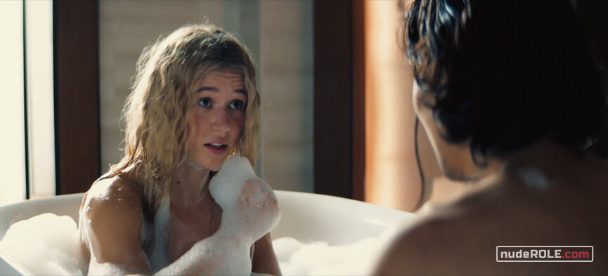 17. Julie nude – Kamikaze s01e04 (2021)