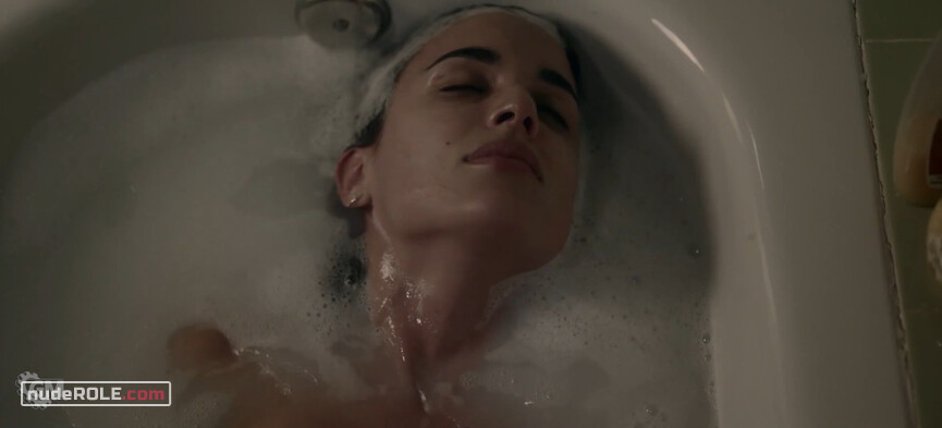 18. Isabel Mora nude – Parot s01e01-06 (2021)