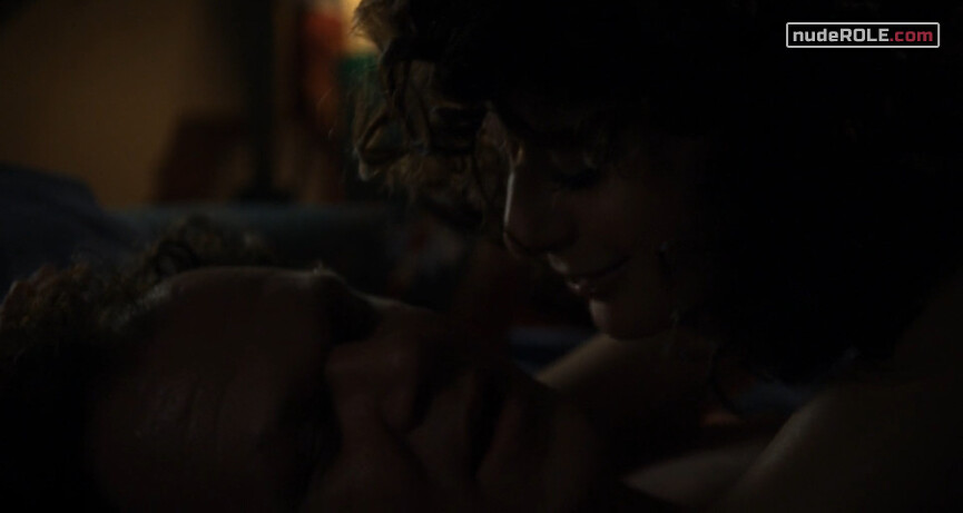 1. Molly sexy – Cyrus (2010)