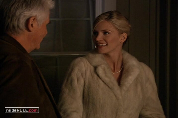 1. Linda Dupree Cavanaugh sexy – Widow on the Hill (2005)