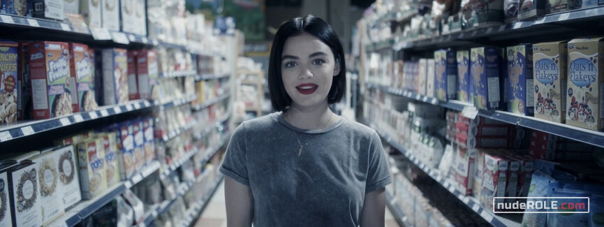 10. Megan Fox, Lily sexy – Big Gold Brick (2022)