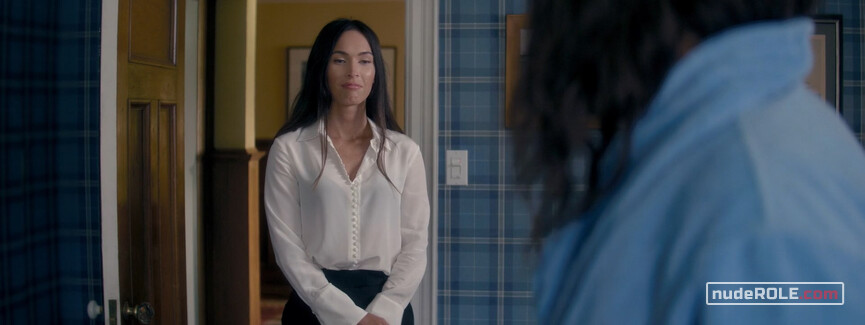 6. Megan Fox, Lily sexy – Big Gold Brick (2022)