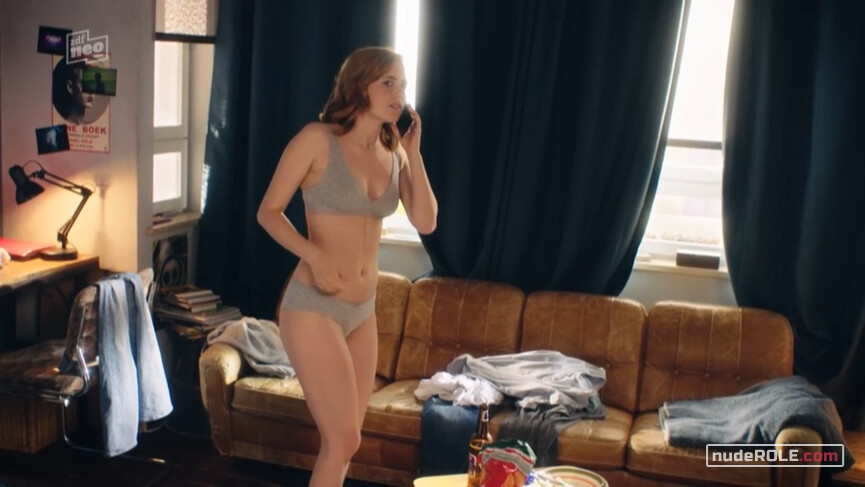 10. Caro nude – Ich dich auch! s01e01 (2022)