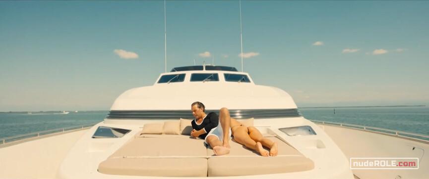 6. Isabella nude – When the Mist Clears (2022)