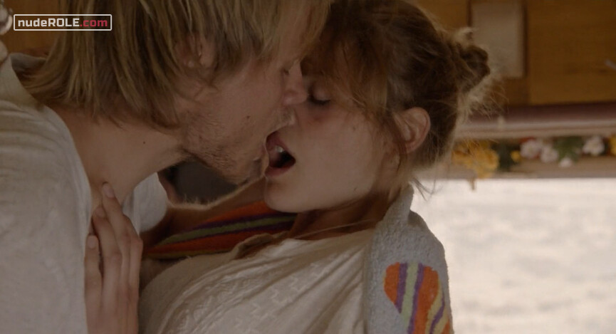 1. Jule sexy – 303 (2018)