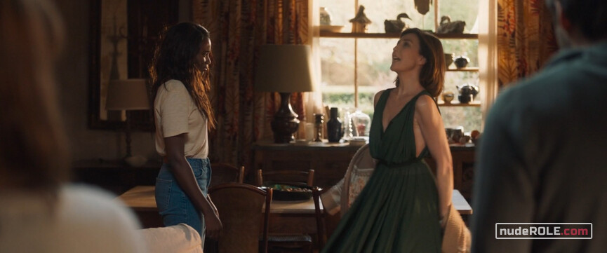 4. Audrey Pottier sexy – Tout nous sourit (2020)