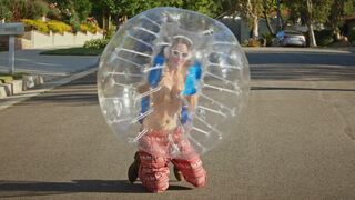 Mandy sexy – How It Ends (2021)